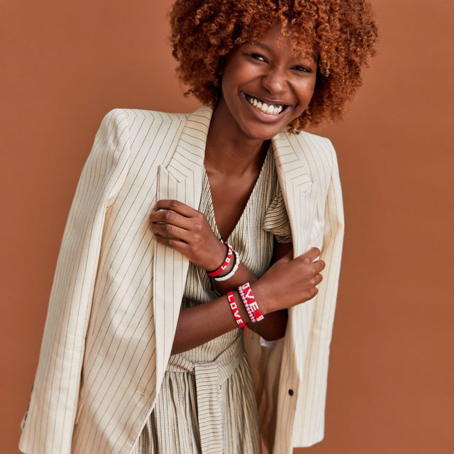 Our LOVE bracelet has gone (RED)! These bracelets not only empower our Makers in Kenya but they help save lives too. We’re teaming up with red to support their fight against HIV/AIDS, by donating 20% of every (RED) bracelet sold to the Global Fund. Please join us! #endAIDS⠀⠀⠀⠀⠀⠀⠀⠀⠀
.⠀⠀⠀⠀⠀⠀⠀⠀⠀
.⠀⠀⠀⠀⠀⠀⠀⠀⠀
.⠀⠀⠀⠀⠀⠀⠀⠀⠀
#liveubuntu #sharedhumanity #ubuntu #lovebracelet #beadedbracelet #86aids #community #love